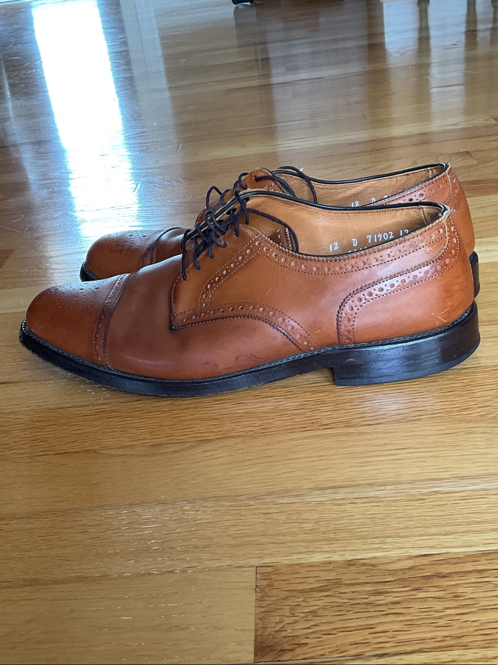 Allen Edmonds Cognac Brown Leather Wingtip Oxfords - Picture 4 of 6